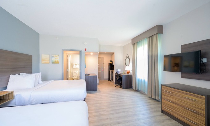 Upper Grand Lagoon Hotel | Hawthorn Extended Stay by Wyndham Panama City Beach