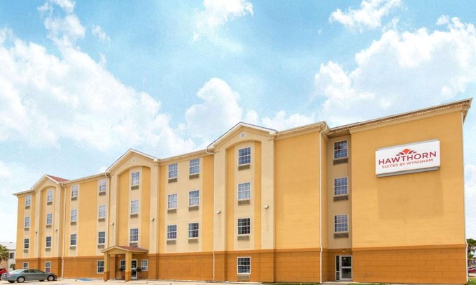Corpus Christi Hotel | Hawthorn Extended Stay by Wyndham Corpus Christi Padre Isle