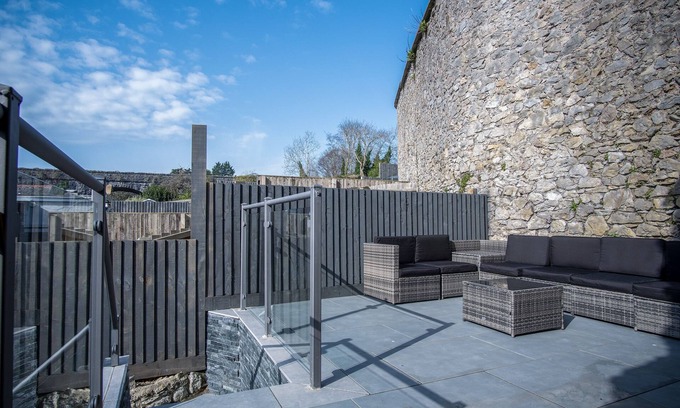 Tenby Cabaña | Hawtree Cottage - 2 Bed Cottage - Tenby