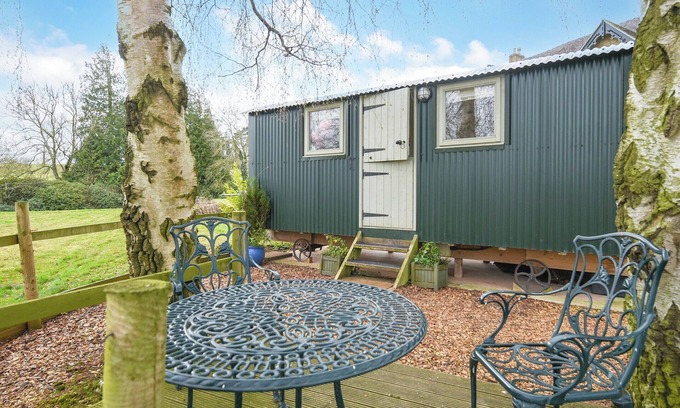 Nordley Cabaña | Hay and Hedgerow Glamping