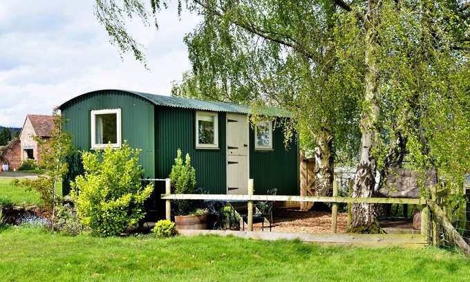 Nordley Cabina | Hay and Hedgerow Glamping