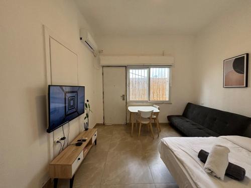 Tel Aviv Apartamento | HaYarkon Seaside - Studio On The Beach By Vacay