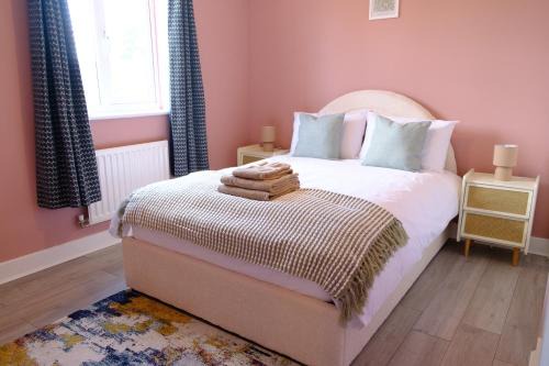 Swindon Casa | Haydon Stays Swindon 5Bed sleeps 9