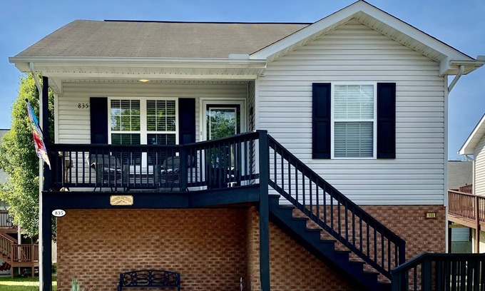 Pigeon Forge Chalet De Esquí | Haymon Hacienda 2BR/2BA cozy rental in Pigeon Forge. Great Location!