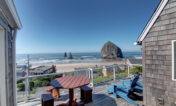 Tolovana Park Casa | Haystack Haven - Haystack Rock View - Cannon Beach Property Mgmt