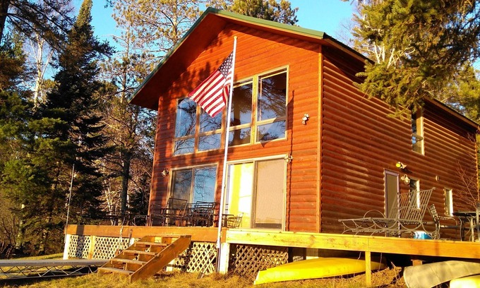 Hayward Cabina | Hayward Lakefront - Hermosa cabaña, cuatro estaciones de diversión para hasta 21 invitados