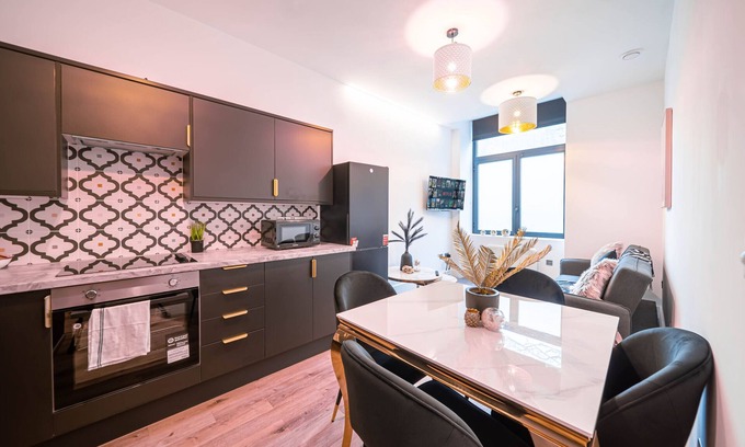 Ainley Top Apartamento | Superior-Apartamento-Baño con bañera-Vista a la Calle-Private Gated Parking