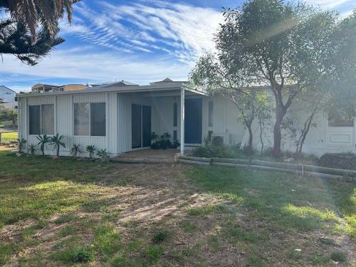 Goolwa Beach Casa | Hazel Hut -12 Hazel Street, Goolwa Beach