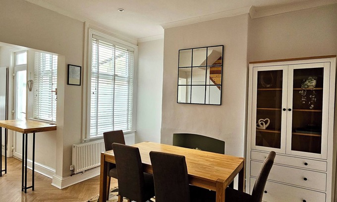 Penylan Casa | Hazelhurst by Switchback Stays
