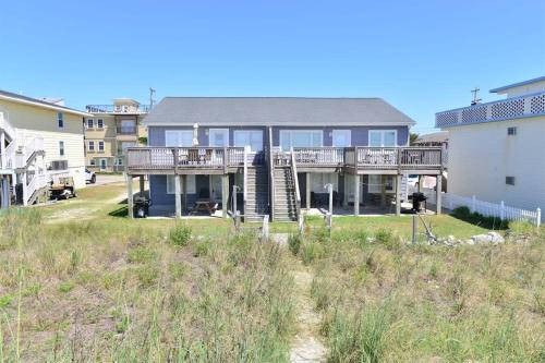 Cherry Grove Beach Casa | HAZELS CHILD II Beach House DIRECT OCEANFRONT Ocean and Pier Views