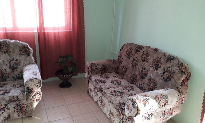 Roseau Apartamento | HazelWood Cottage: hermosas vistas al mar Caribe, en un espacio confortable.