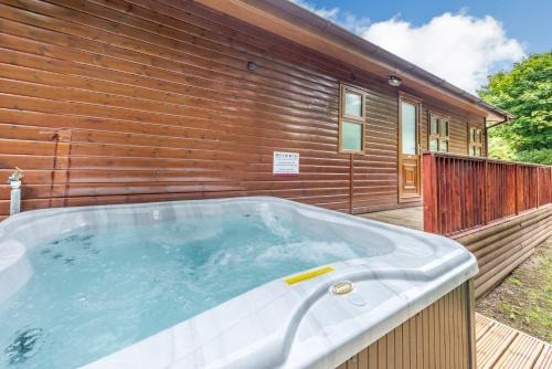 Narberth Casa | HB Hornbeam Lodge 04
