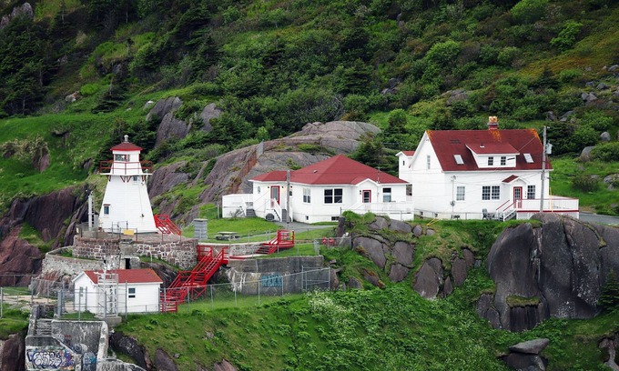 Terra Nova Casa | Head Light Keeper's Residence en la boca de St. John's Harbour!