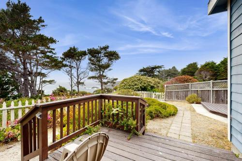 Mendocino Hotel | Headlands Cove - Artist's Studio