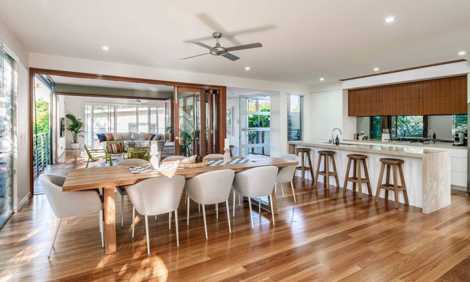 Moffat Beach Casa | Headlands Hideaway - Pet Friendly Home at Moffs