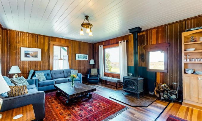 Mendocino Casa | Headlands View Home & Cottage