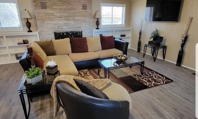 Oklahoma City Casa | Heart of Adventure District*Mins to Remington*USA Softball Complex*Zoo