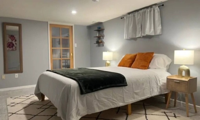 Columbia City Casa | Heart of Bustling Columbia City 1 Bedroom MIL