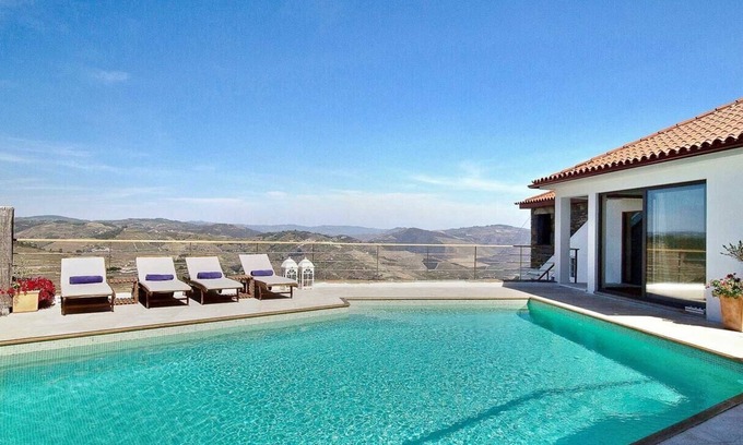 Gouvaes Villa | Acogedora villa en la región del Duero con piscina, vistas y bodegas cercanas