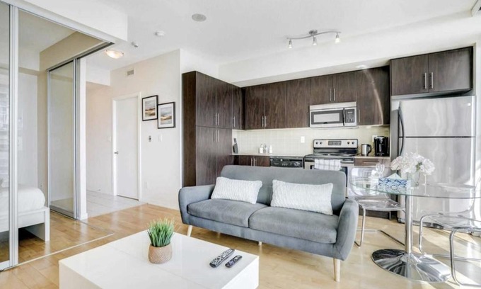 Downtown Toronto Apartamento | Heart Of Downtown Condo Close To CN Tower