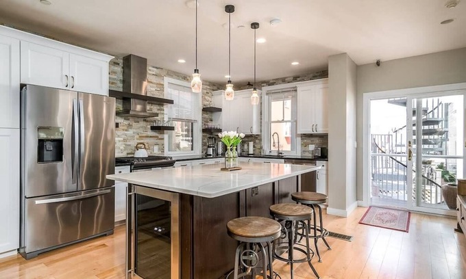 Newburyport Casa | Heart of Downtown Newburyport Urban Loft Living