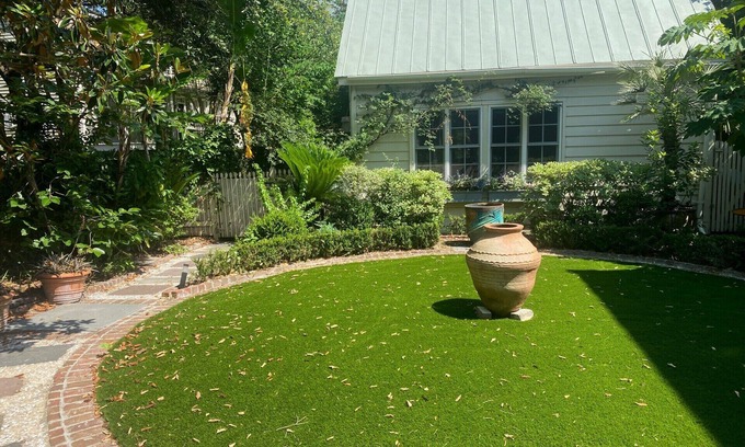 Ansonborough Cabaña | Downtown Charleston Carriage House