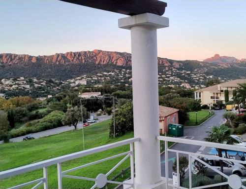 Cap Esterel Apartamento | Heart of Holiday Village, near beach, WIFI, Parking