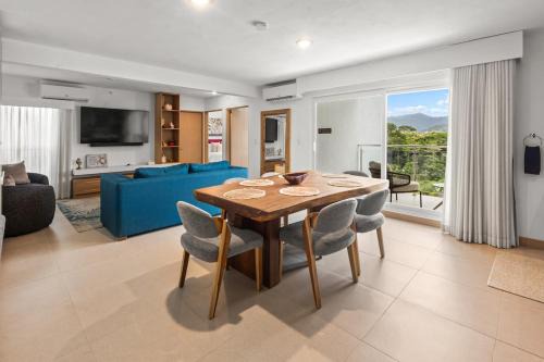 Barrio Santa Lucía Apartamento | Heart of Jaco, Modern Style, Steps to the Sand