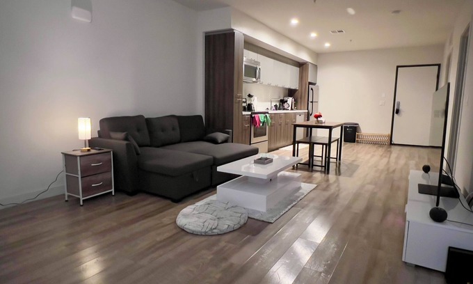 Westlake South Apartamento | Heart of LA - Modern DTLA-KTown Apartments