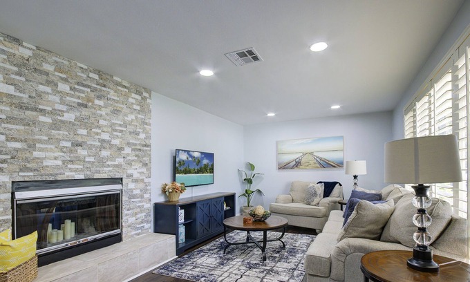 North Palm Beach Casa | Heart of NPB: Your Perfect Home Away from Home!