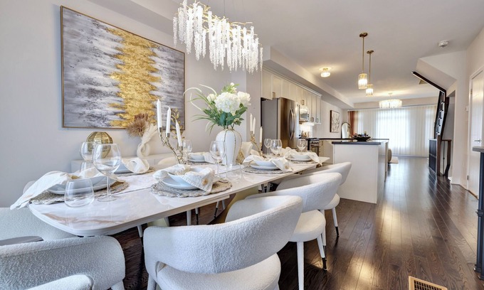 Lakeview Casa | Heart of Port Credit | Lakefront,Dining & Shopping
