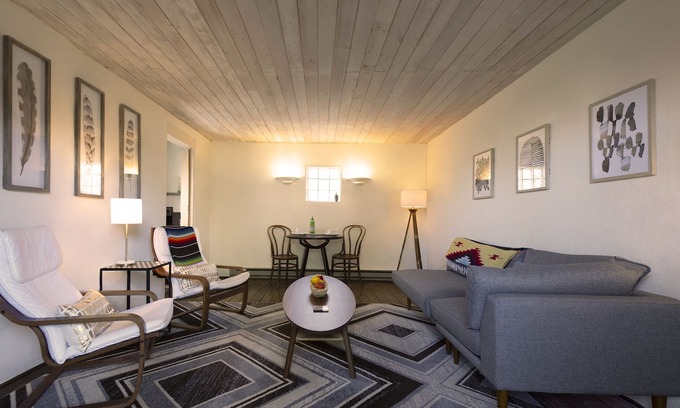 South Capitol Casa | A 6 cuadras de la plaza: elegante estancia en el Capitolio sur con patio privado al aire libre