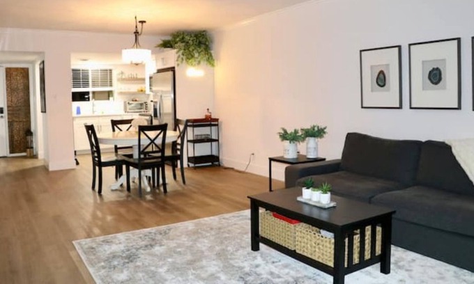Fashion Square Condominio | Heart of Scottsdale!(Walk to Old Town)