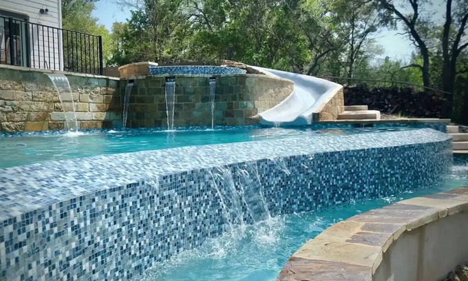 Pedernales Bend Casa | Corazón de Spicewood Bañera de hidromasaje Balcón Capacidad para 22 personas Camas King Size