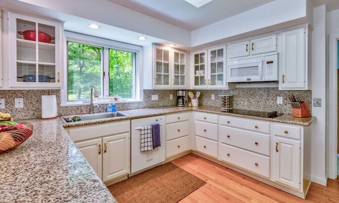 West Stockbridge Casa | Heart of the Berkshires - Bright, Cozy, Near Lake