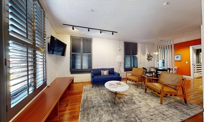 Danville Apartamento | Heart of the River District! Restaurants within walking distance!