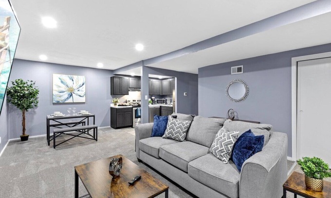 Towson Apartamento | Heart of Towson Pool Balcony Gym King Parking