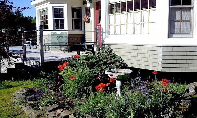 East Burke Casa | Heart Winds House 2 - Peaceful Country Home on Vermont’s Kingdom Trails
