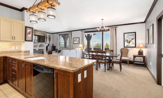 Stratton Mountain Condominio | Hearthstone Lodge Corner Unit with a View
