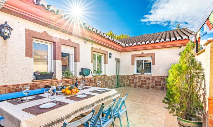 Cijuela Casa | Heated house, ideal families, 16 km Granada, 50 km Sierra Nevada, 50 km beach.