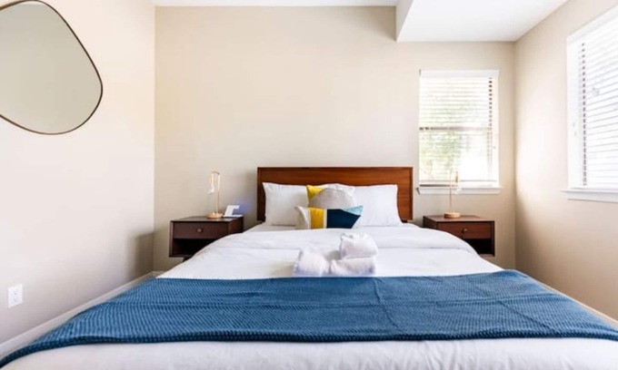 Cherrywood Casa | Heated Pool + 5 min to UT/Football Stadium