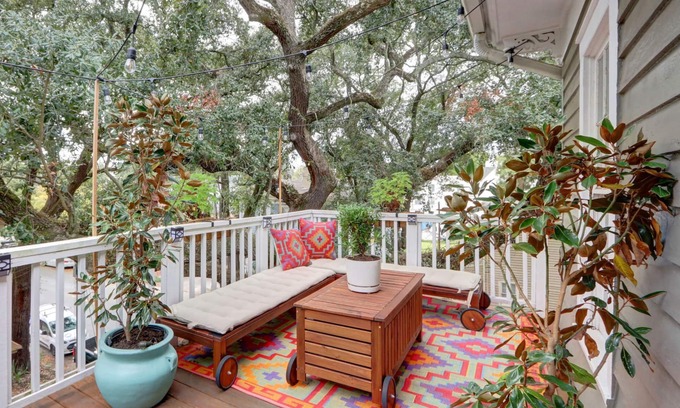 Savannah Victorian District Condominio | Heated Pool Access, Luxe Forsyth Condo