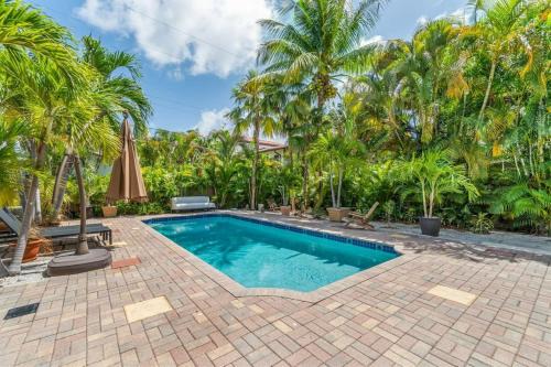Northwood Shores Casa | Heated Pool, Beach, Miramar Villa by RoveTravel