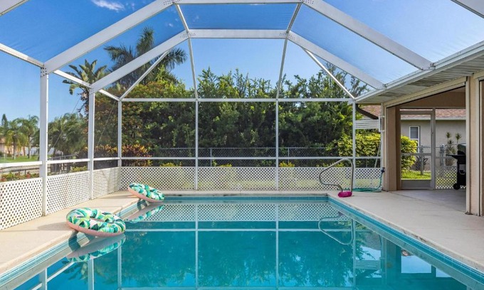 Fort Myers Casa | Heated Pool, Beautiful Sunsets - Villa Made in Heaven - Roelens Vacations