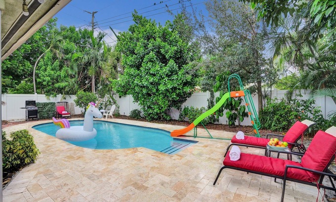 Deerfield Beach Villa | Heated Pool-Spacious Home 7 Min to Beach, BBQ