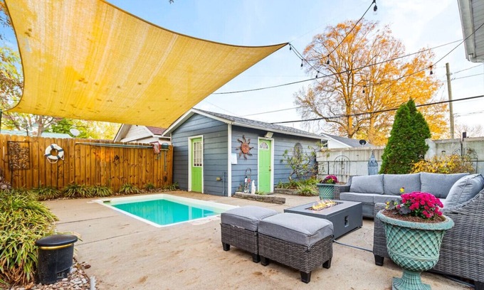 Jeffersonville Casa | ✪Heated Pool, Firepit, Bikes, Grill, Pets✪