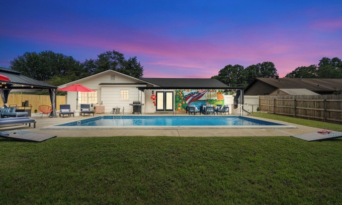 Columbus Casa | Heated Pool & Game Room Oasis Sleeps 14 Near Ft Benning