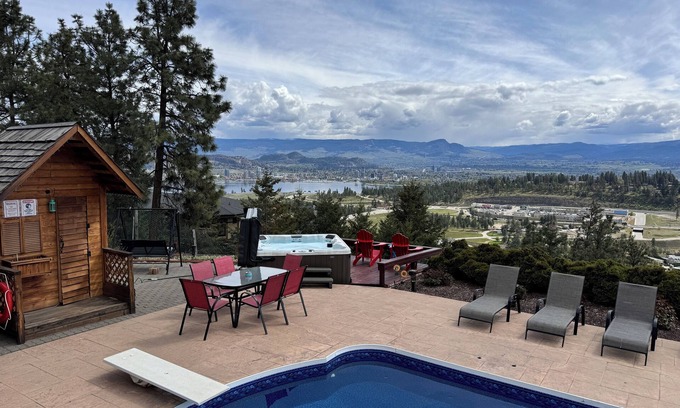 West Kelowna Estates Casa | Heated Pool, Hot Tub, 7 Beds, Lake View, City View, Mountain View