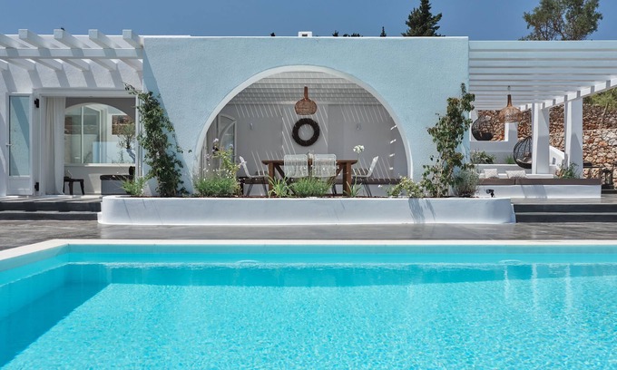 Korithi Villa | Piscina climatizada y jacuzzi. Cerca de playa, tiendas y restaurantes.