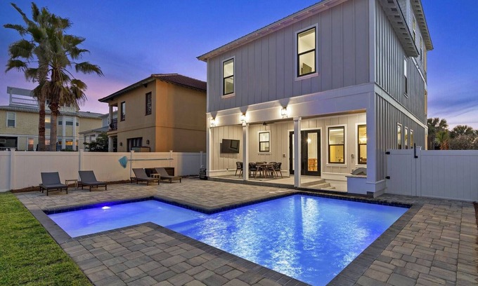 Emerald Waters Village Casa | Heated Pool, LSV, Steps to Beach! | Salty Sisters